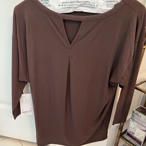 Athleta chocolate top. BNWT. Fits S-M so soft